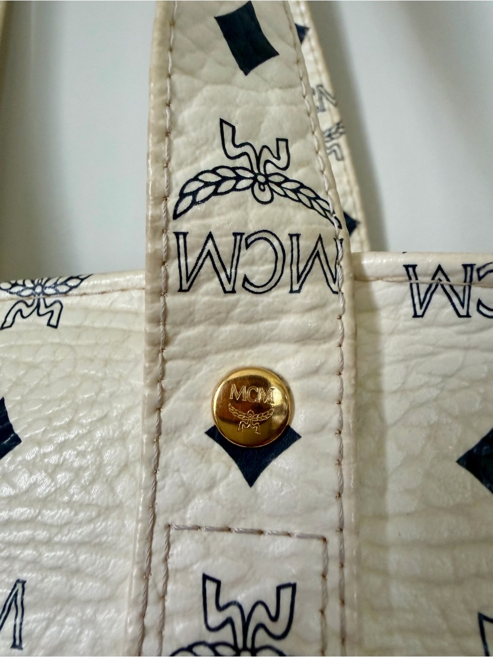 MCM White Visetos Bag - Picture 6 of 14